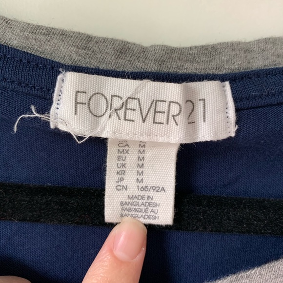 Baseball style shirt - Picture 3 of 3